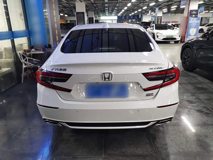 Фото 6 - Honda Accord