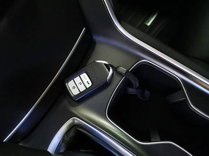 Фото 9 - Honda Accord