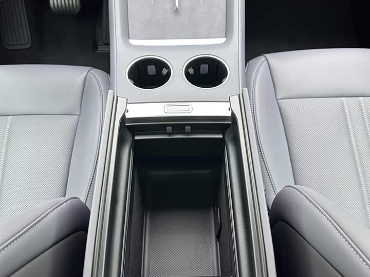 Фото 12 - Xiaomi YU7