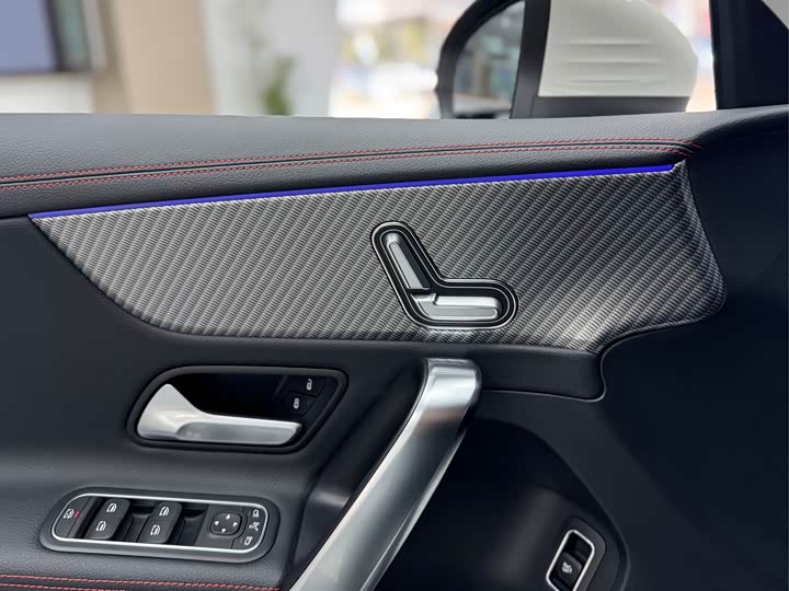 Фото 10 - Mercedes-Benz A-Class