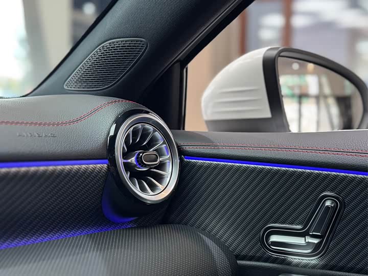 Фото 13 - Mercedes-Benz A-Class