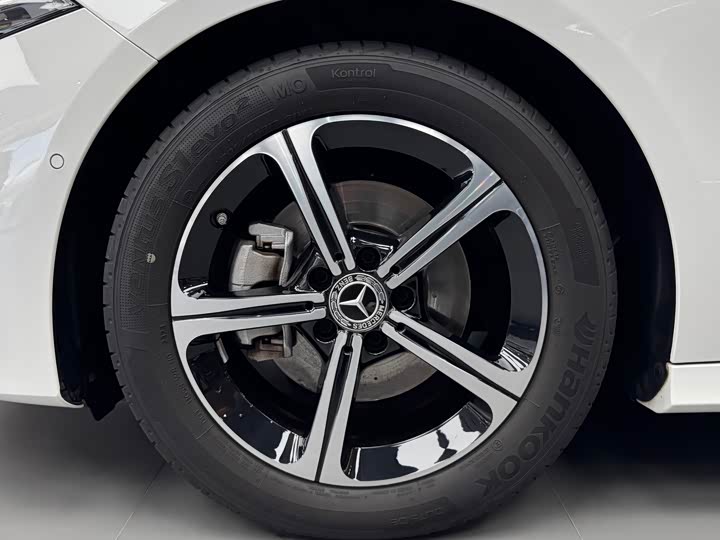 Фото 21 - Mercedes-Benz A-Class