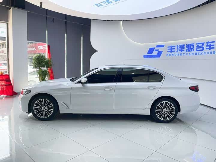 Фото 3 - BMW 5 Series