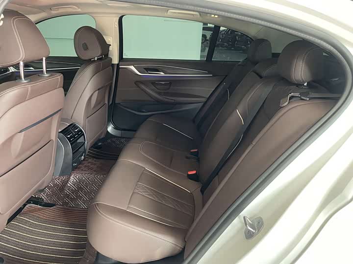 Фото 8 - BMW 5 Series