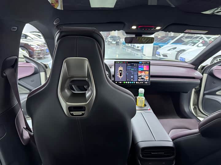 Фото 12 - Xiaomi SU7