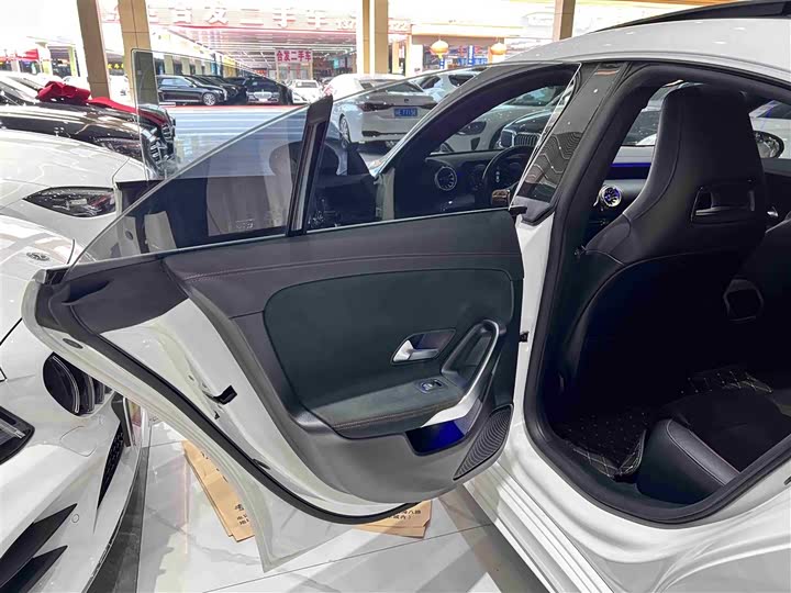 Фото 10 - Mercedes-Benz CLA-Class