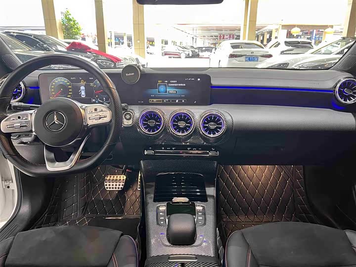 Фото 14 - Mercedes-Benz CLA-Class