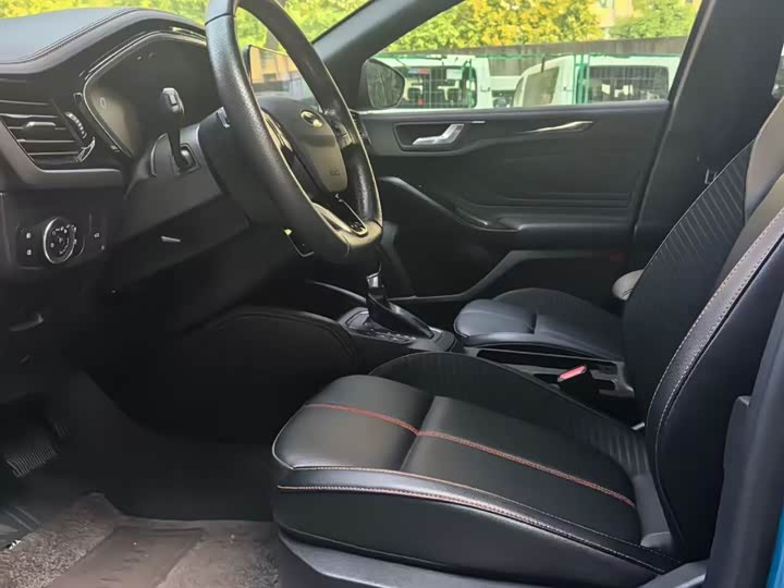 Фото 5 - Ford Focus