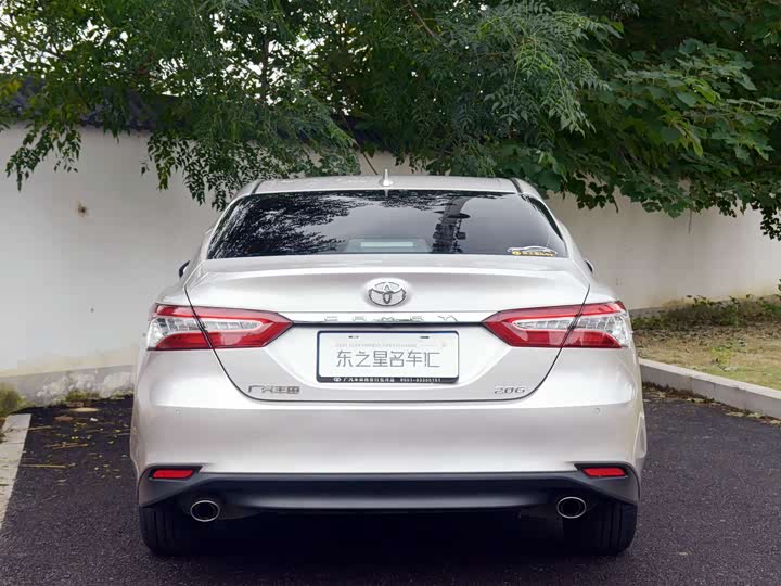 Фото 5 - Toyota Camry