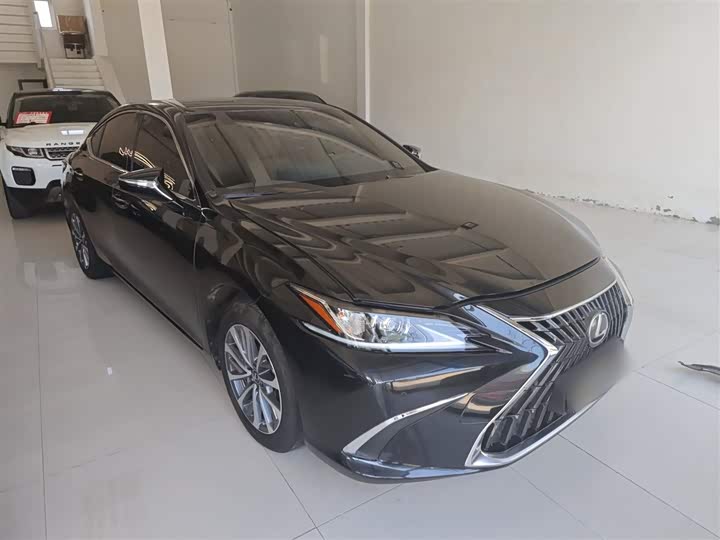 Фото 4 - Lexus ES