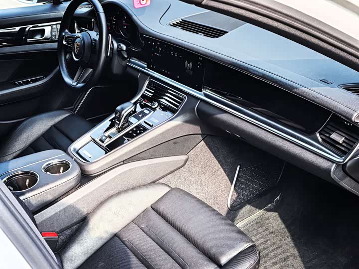 Фото 11 - Porsche Panamera