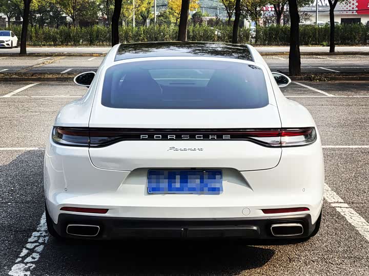 Фото 14 - Porsche Panamera