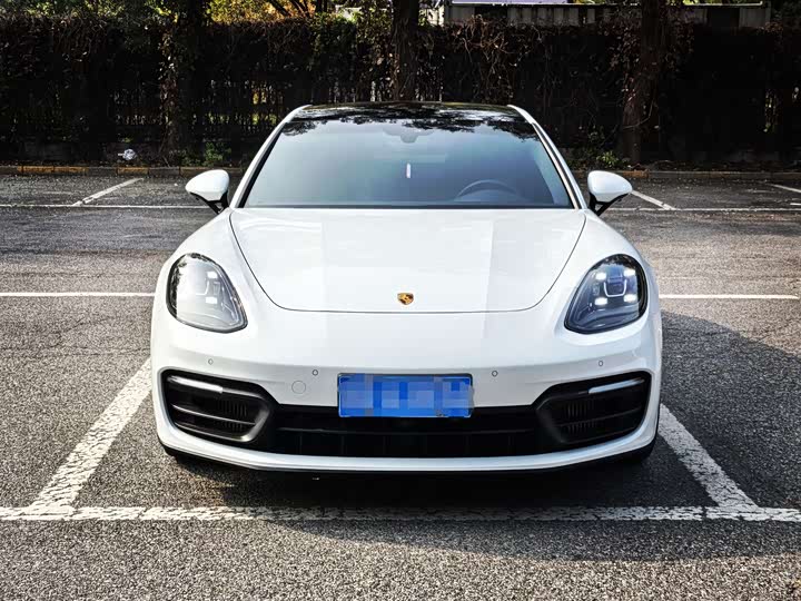 Фото 2 - Porsche Panamera