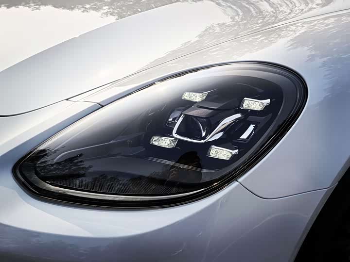 Фото 3 - Porsche Panamera