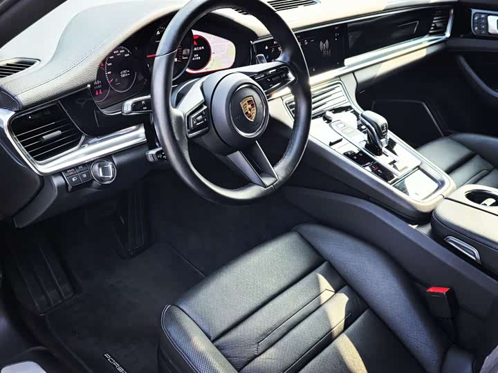 Фото 4 - Porsche Panamera