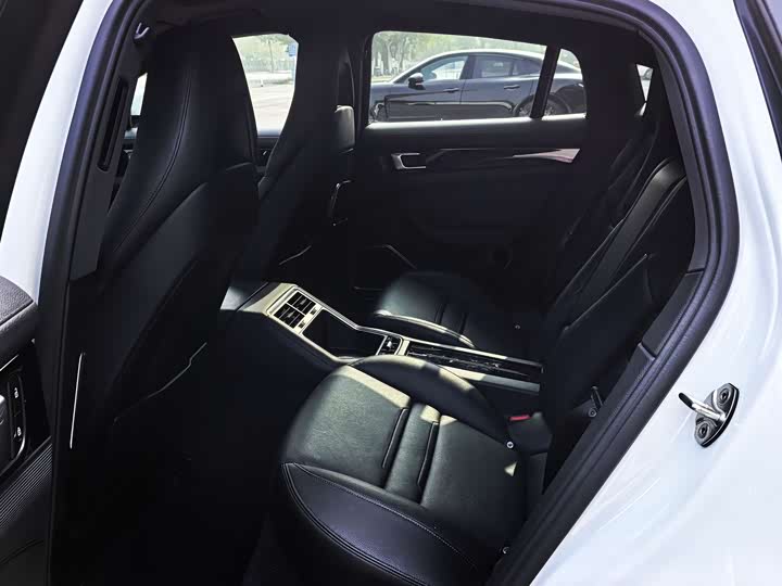 Фото 5 - Porsche Panamera