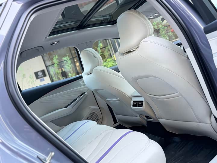 Фото 10 - Geely Preface L