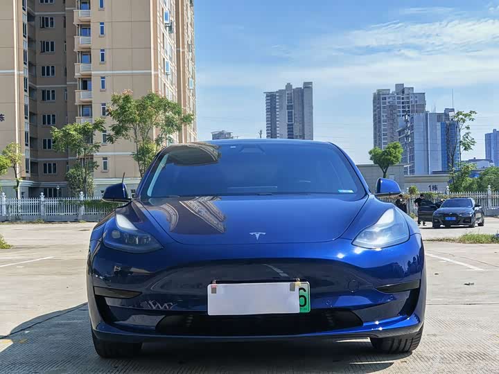 Фото 2 - Tesla Model 3