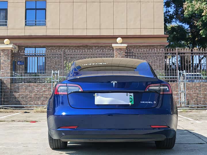 Фото 5 - Tesla Model 3