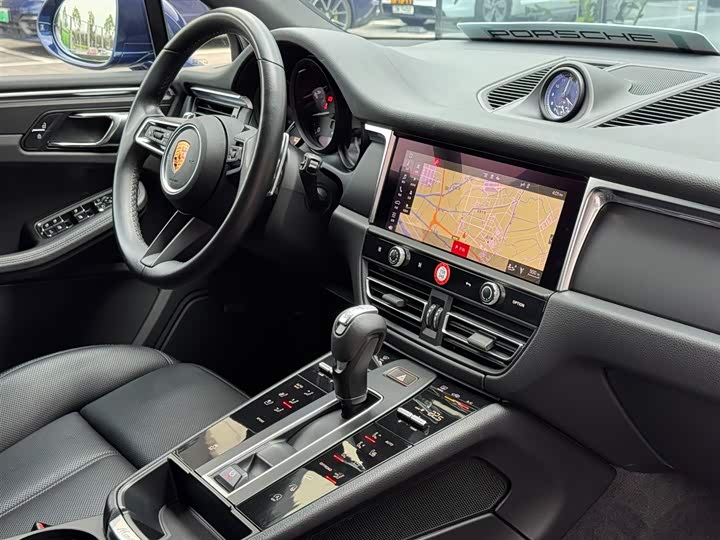 Фото 13 - Porsche Macan