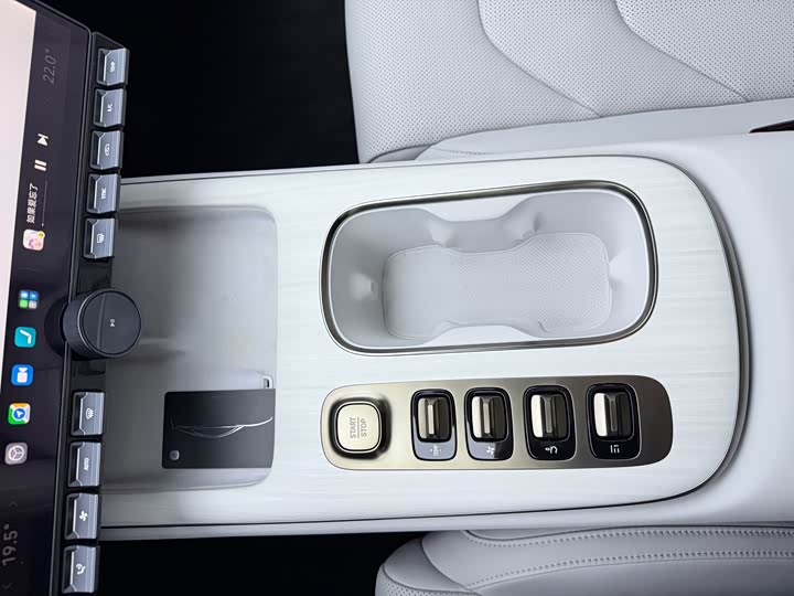 Фото 15 - Xiaomi SU7