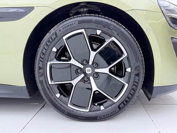 Фото 26 - Xiaomi SU7