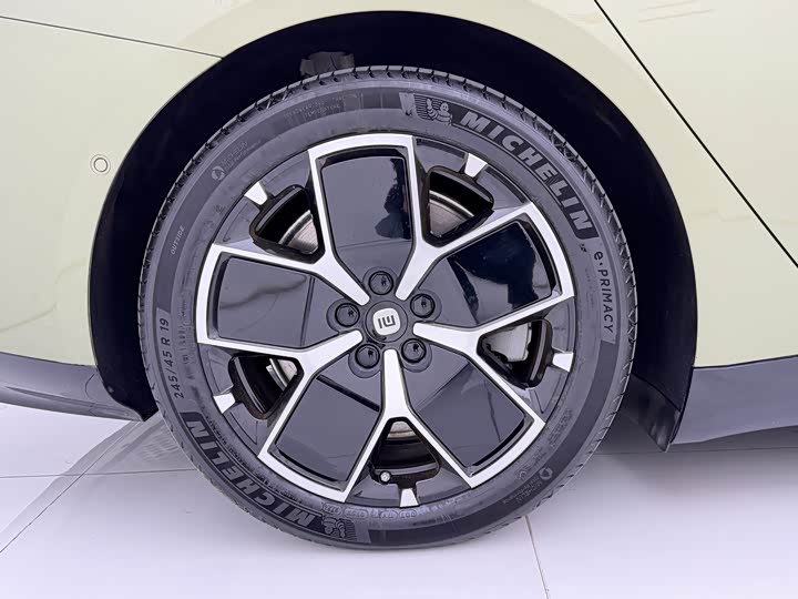 Фото 27 - Xiaomi SU7