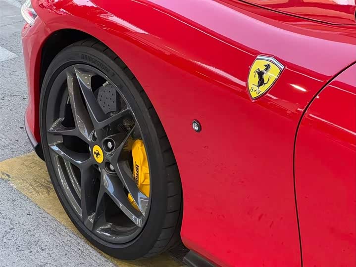 Фото 4 - Ferrari Roma