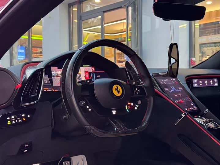 Фото 6 - Ferrari Roma