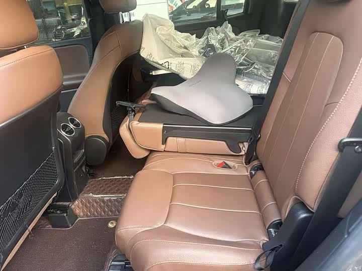 Фото 9 - Mercedes-Benz GLB-Class