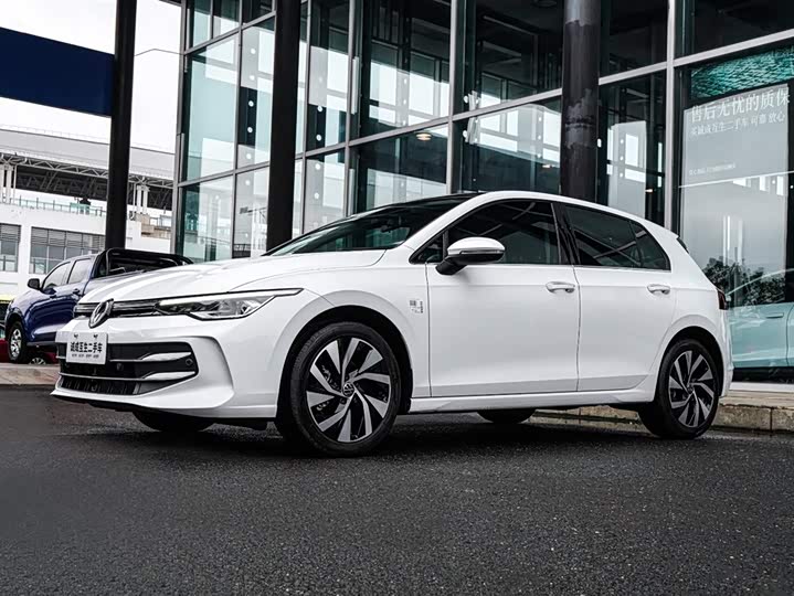 Фото 1 - Volkswagen Golf