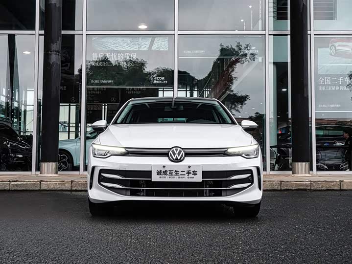 Фото 2 - Volkswagen Golf