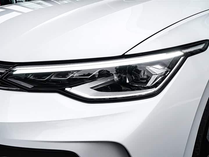 Фото 20 - Volkswagen Golf