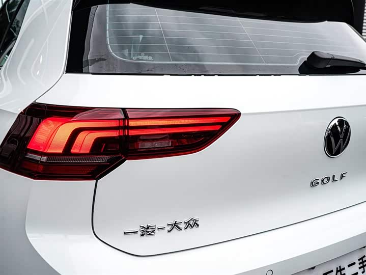 Фото 22 - Volkswagen Golf