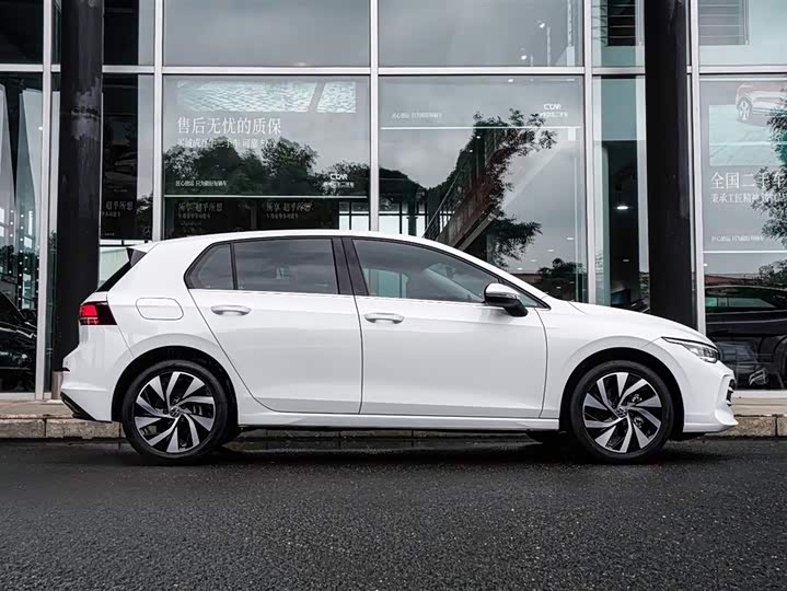 Фото 5 - Volkswagen Golf