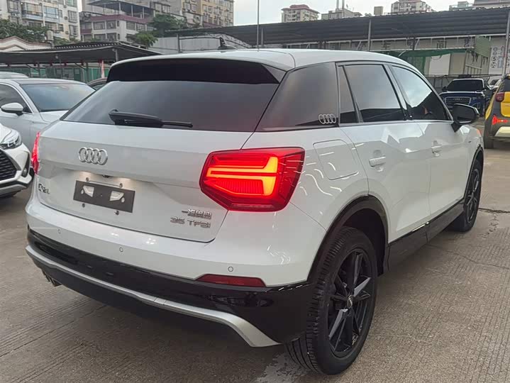 Фото 12 - Audi Q2L