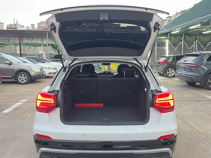 Фото 13 - Audi Q2L