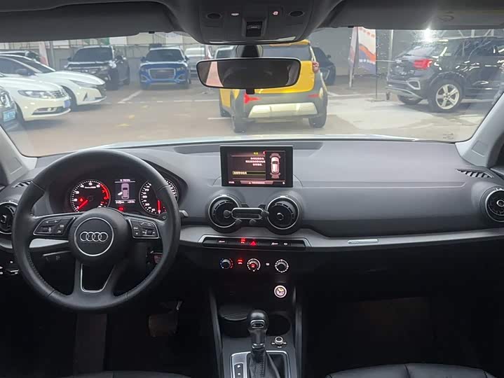 Фото 16 - Audi Q2L