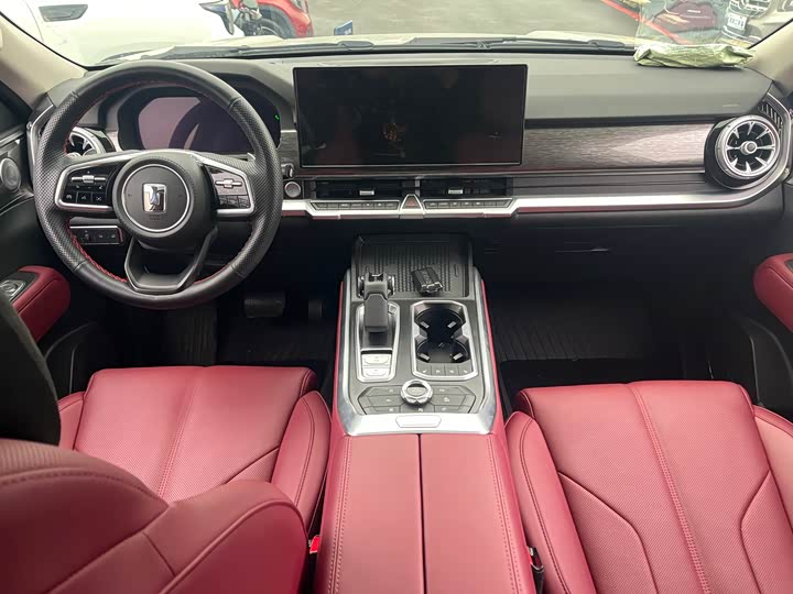 Фото 12 - Tank 400 Hybrid