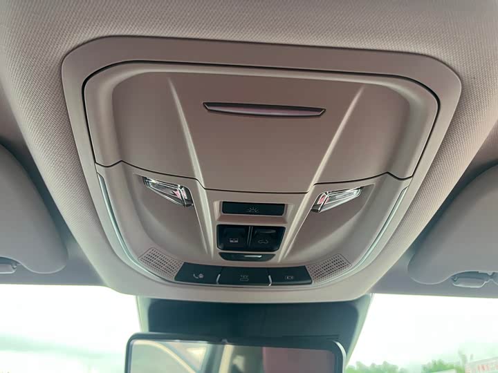 Фото 14 - Tank 400 Hybrid