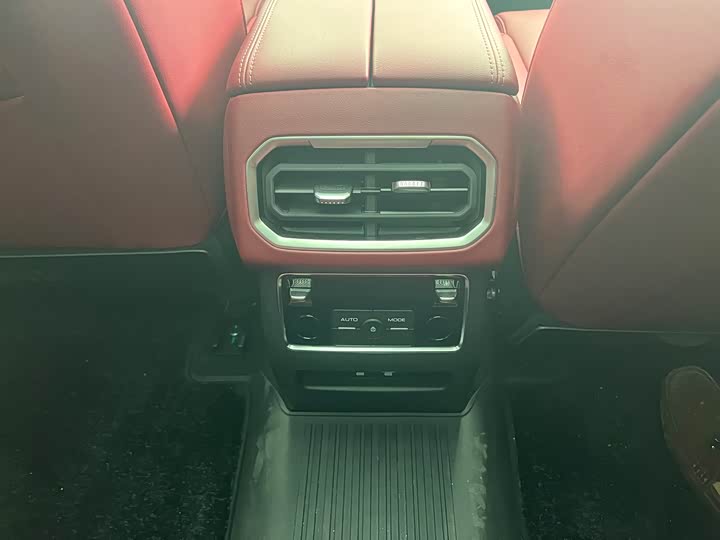 Фото 8 - Tank 400 Hybrid