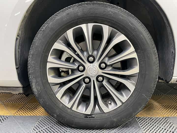 Фото 12 - Buick GL8 ES