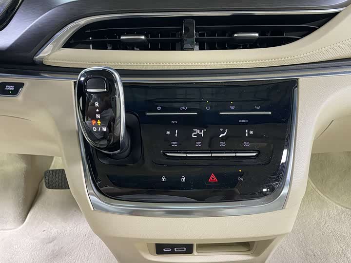 Фото 14 - Buick GL8 ES