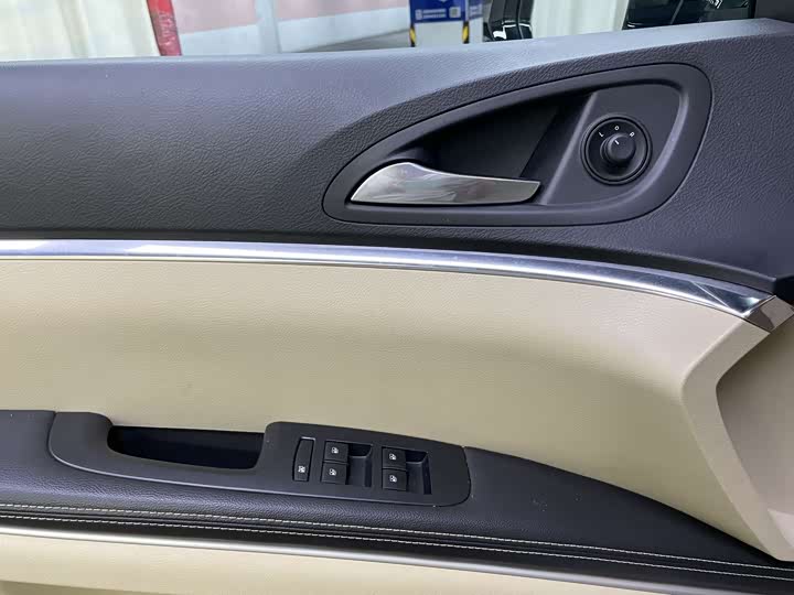 Фото 18 - Buick GL8 ES