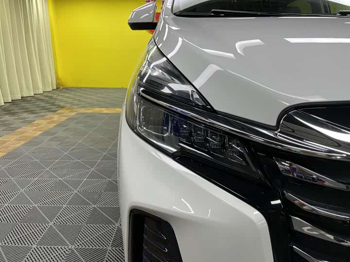 Фото 24 - Buick GL8 ES