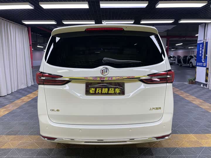 Фото 5 - Buick GL8 ES