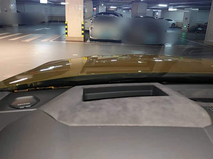 Фото 10 - Lamborghini Urus