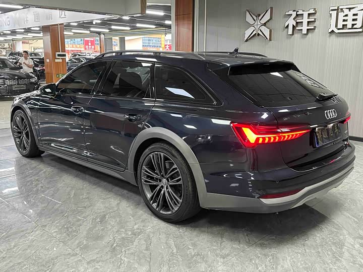 Фото 10 - Audi A6