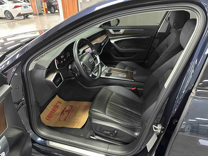 Фото 3 - Audi A6