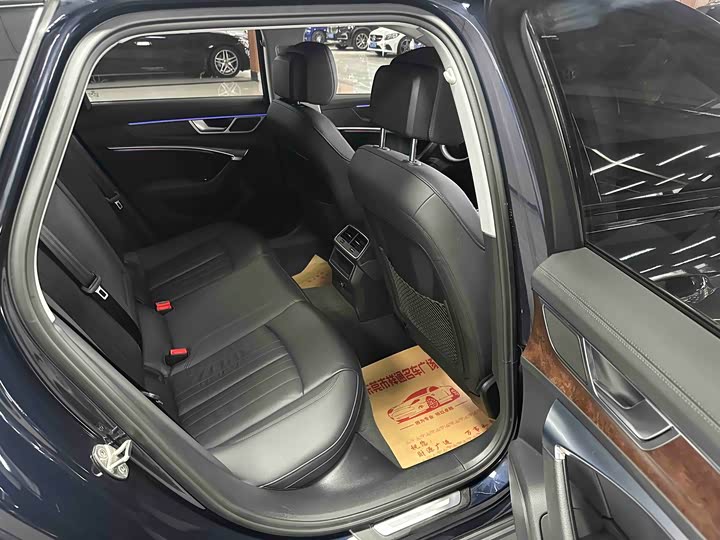 Фото 8 - Audi A6